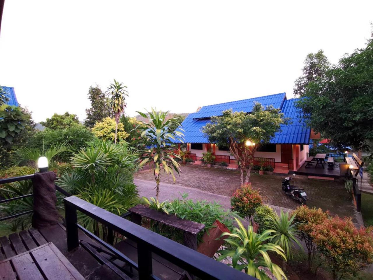 Ban Phumon Talang Resort Ban Mon Talaeng Exteriör bild